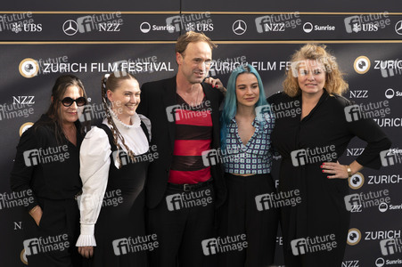 Filmpremiere 'Enjoy Your Stay', Zurich Film Festival 2026