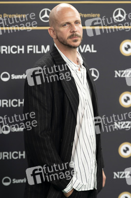 Filmpremiere 'Adult Supervision', Zurich Film Festival 2026
