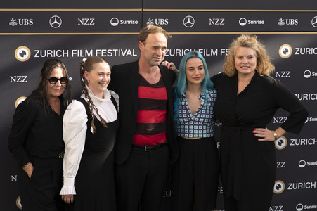 26.09.2026<br>Filmpremiere 'Enjoy Your Stay', Zurich Film Festival 2026