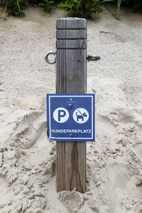 14.08.2026<br>Symbolfoto Hundeparkplatz