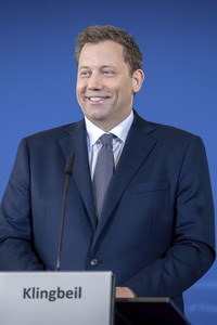 09.06.2026<br>Pressekonferenz mit Lars Klingbeil zur Vorstellung des ersten IIB Berichtes in Berlin