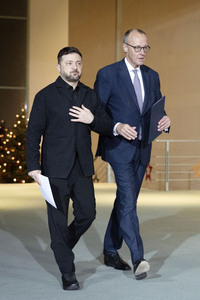 15.12.2025<br>Pressestatement von Selenskyj und Merz zum Ukraine-Gipfel in Berlin