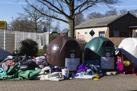 19.04.2026<br>Symbolfoto abgelegter Müll