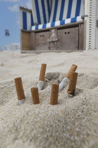 12.08.2026<br>Symbolfoto Rauchen am Strand