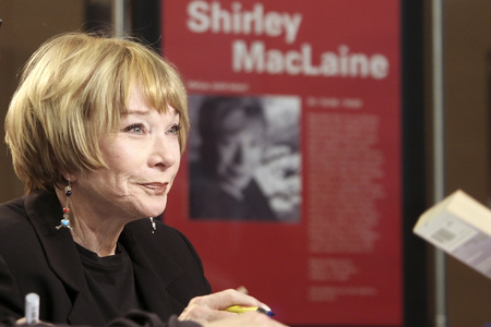 Shirley MacLaine Buch Präsentation in Berlin