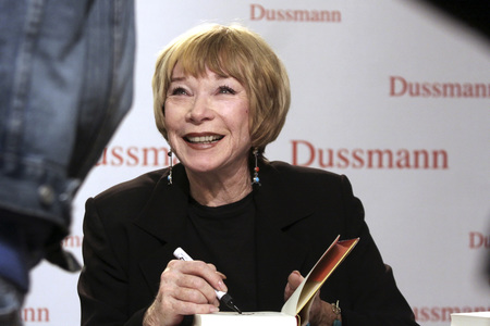 Shirley MacLaine Buch Präsentation in Berlin