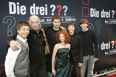 Chancellor Miller, James Faulkner, Florian Baxmeyer, Annette Kemp, Cameron Monaghan, Nick Price