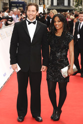 Freema Agyeman mit Begleitung