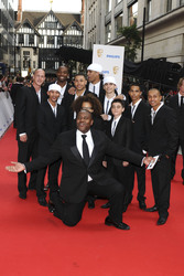 Lenny Henry mit Tanzensemble Diversity