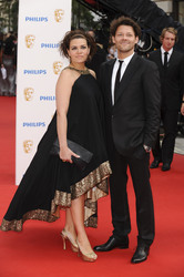 Richard Coyle mit Begleitung