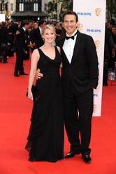 Joanna Page mit Begleitung