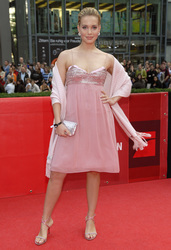 Lara-Isabelle Rentinck