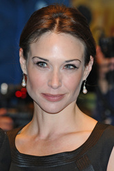 Claire Forlani