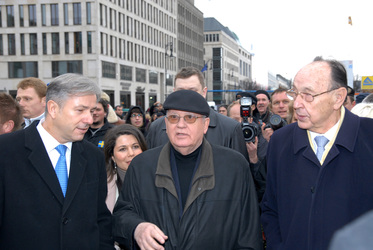 Klaus Wowereit, Michail Gorbatschow, Hans-Dietrich Genscher