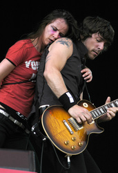 Juliette Lewis, Kemble Walters