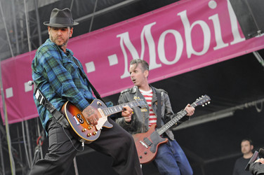 Mike Ness, Jonny 'Two Bags'' Wickersham (Social Distortion)