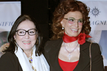 Nana Mouskouri, Sophia Loren