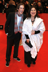 Eva Mattes mit Begleitung