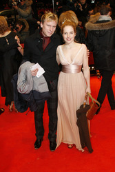 Robert Stadlober mit Begleitung