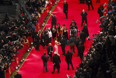 Theresa Ruiz, Jennifer Lopez, Antonio Banderas, Gregory Nava, Babara Martinez Jitner, Maya Zapata, Simon Fields, Zeuginnen, Marc Anthony