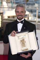 Michael Rowe poses with Camera D'Or award for the film 'Ano  Bisiesto'
