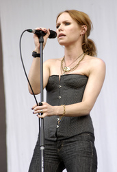 Nina Persson