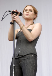 Nina Persson
