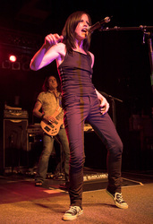 Dolores O’Riordan (The Cranberries)