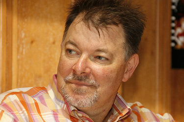 Jonathan Frakes