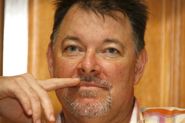 Jonathan Frakes