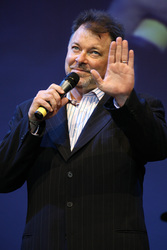 Jonathan Frakes