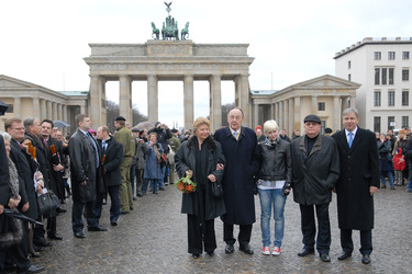 Barbara und Hans-Dietrich Genscher, Michail Gorbatschow mit Enkeltochter Anastasia Virganskaya, Klaus Wowereit