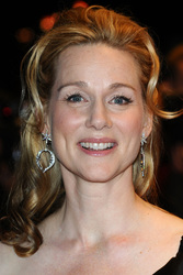 Laura Linney