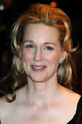 Laura Linney