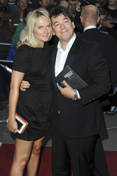 Michael McIntyre mit Begleitung