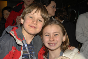 Chris O'Neill, Rhiannon Leigh Wryn