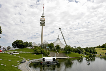 Olympiaturm und Olympia-Schwimmhalle