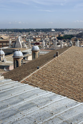 Statuen auf dem Dach der San Pietro in Vaticano / Peterskirche / Petersdom
