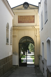 Eingang zum Friedhof