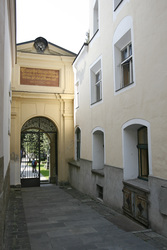 Eingang zum Friedhof