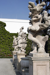 Statuen römischer Gottheiten