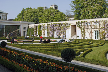 Im Hof der Orangerie
