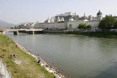 Altstadt mit Salzach