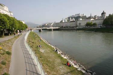 Altstadt mit Salzach
