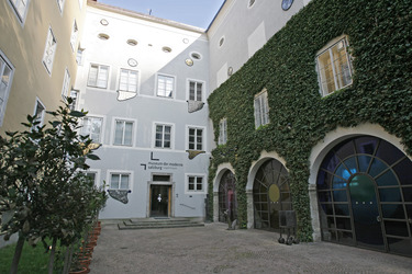 Innenhof des Museums der Moderne
