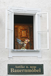 Fenster eines Ladens in der Altstadt