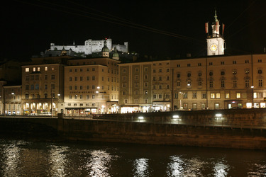 Altstadt mit Bilck auf die Festung Hohensalzburg