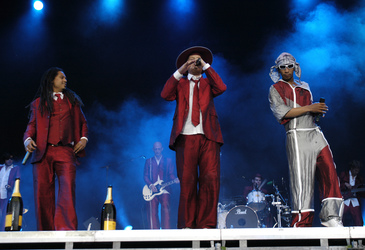 Jerome 'Tschamp' Bugnon, Eased aka Frank A. Dellé, Rudeboy Rudy, Enuff aka Pete Fox aka Pierre Baigorry, Based, Ear aka Demba Nabé, Tobsen Cordes (Seeed)