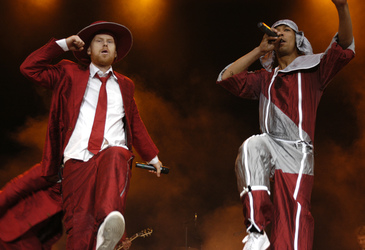 Enuff aka Pete Fox aka Pierre Baigorry, Ear aka Demba Nabé (Seeed)