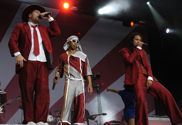 Enuff aka Pete Fox aka Pierre Baigorry, Ear aka Demba Nabé, Eased aka Frank A. Dellé (Seeed)